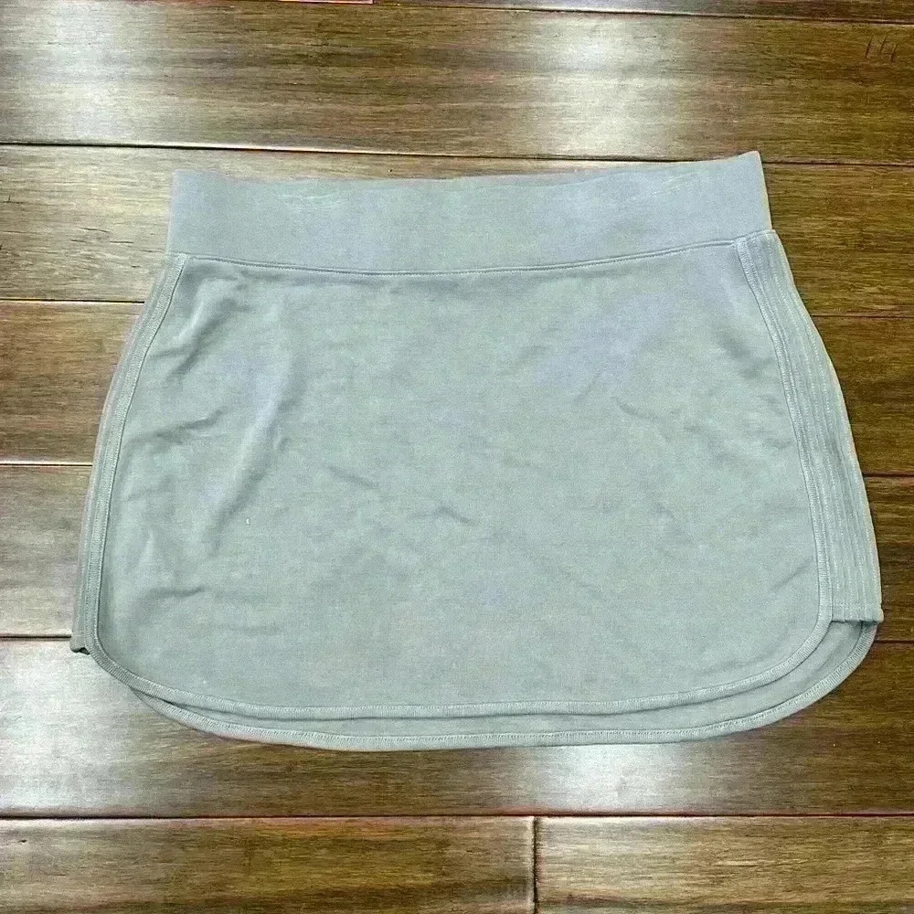 Athleta Serenity Grey Skirt - size Large